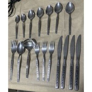 17 Pieces Oneida 1881 Rogers SPANISH COURT Stainless Flatware